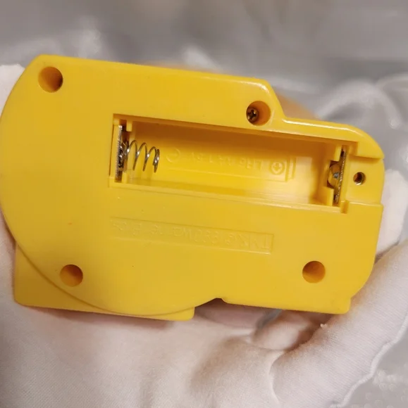 Pez 1998 Looney Tunes Wile E. Coyote and Road Runner Candy Hander - Picture 8 of 12